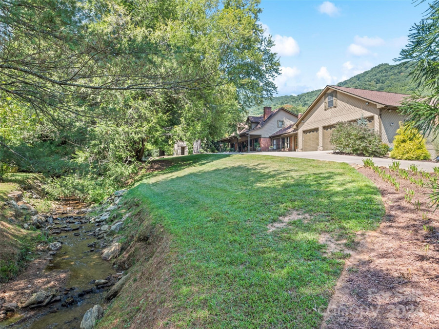 356 Curtis Creek Rd Candler, NC 28715