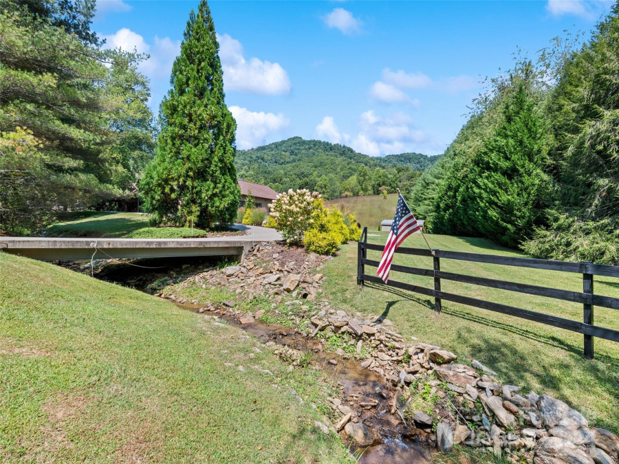 356 Curtis Creek Rd Candler, NC 28715