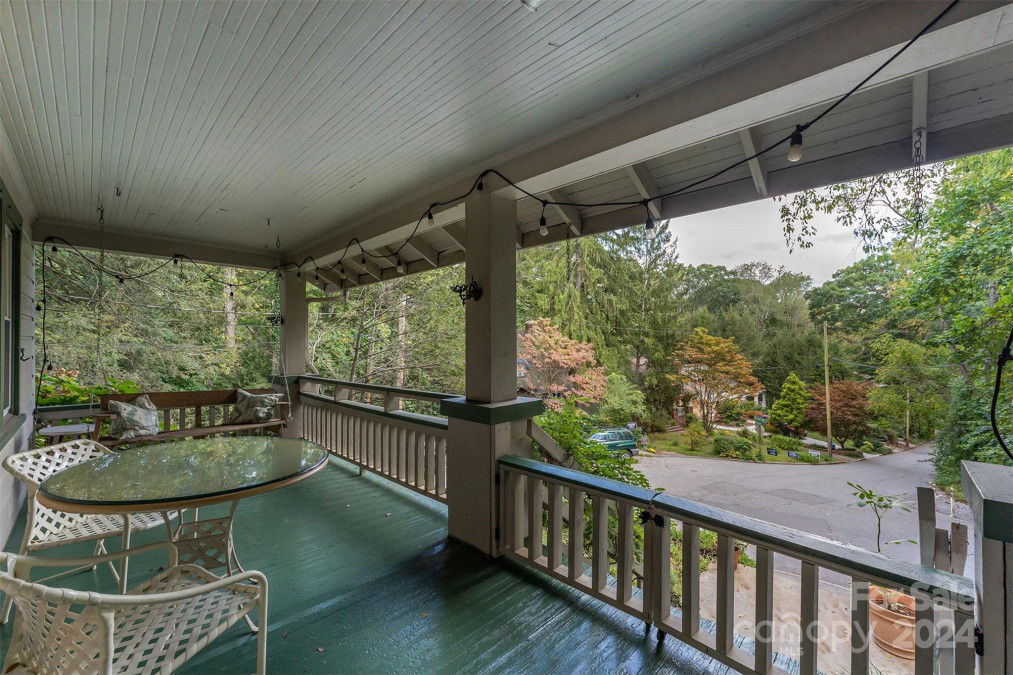 132 Forest Hill Dr Asheville, NC 28803