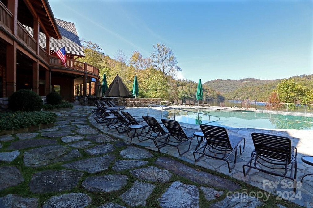 98 Mill Pond Dr Tuckasegee, NC 28783