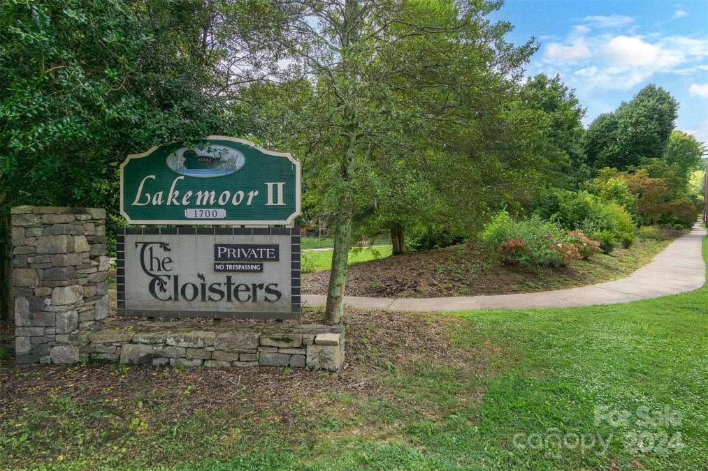 203 Juniper Ln Hendersonville, NC 28739