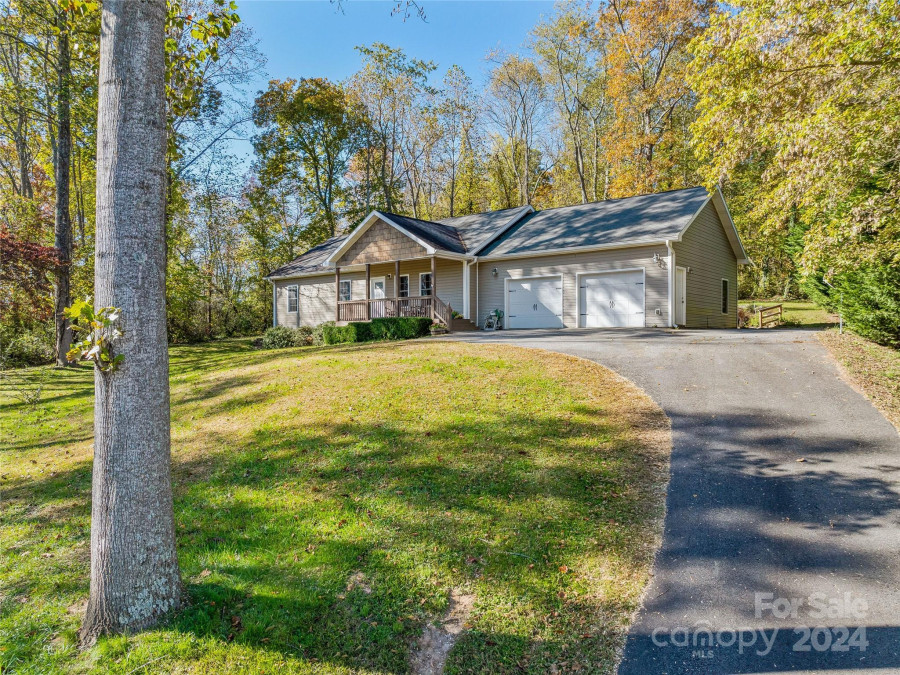 49 Cathey Rd Candler, NC 28715