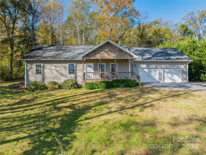 49 Cathey Rd Candler, NC 28715