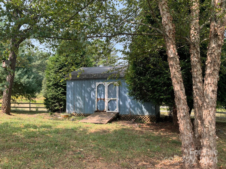 637 Jupiter Rd Weaverville, NC 28787