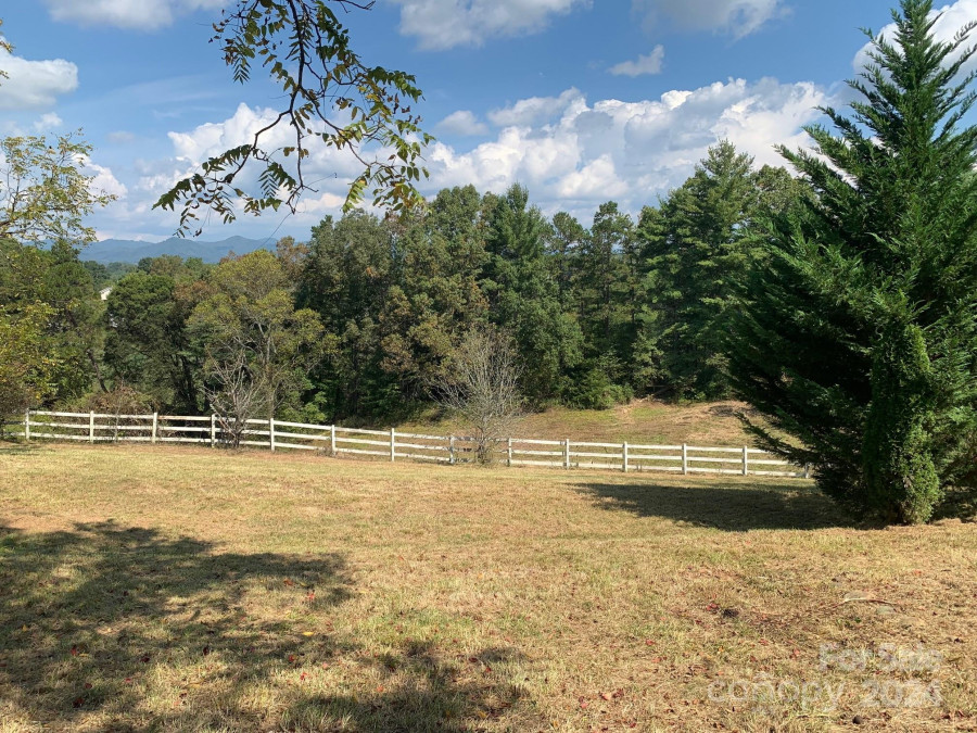 637 Jupiter Rd Weaverville, NC 28787