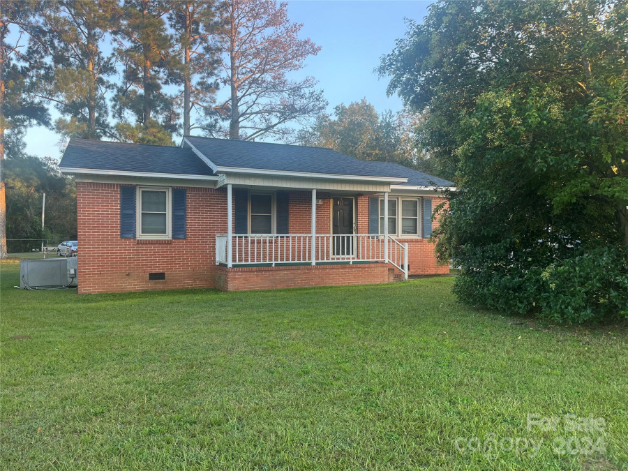 501 Maple St Bishopville, SC 29010