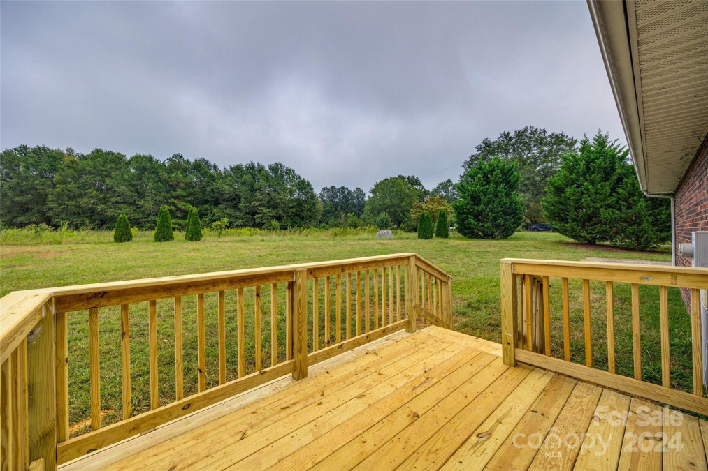 15402 Lucia Riverbend Hw Stanley, NC 28164