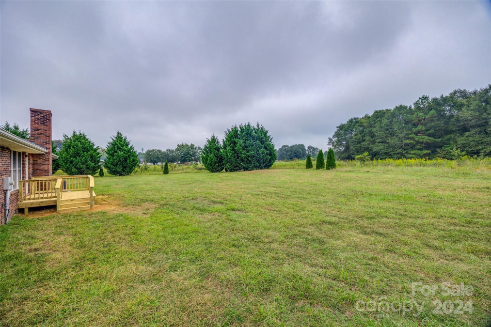 15402 Lucia Riverbend Hw Stanley, NC 28164