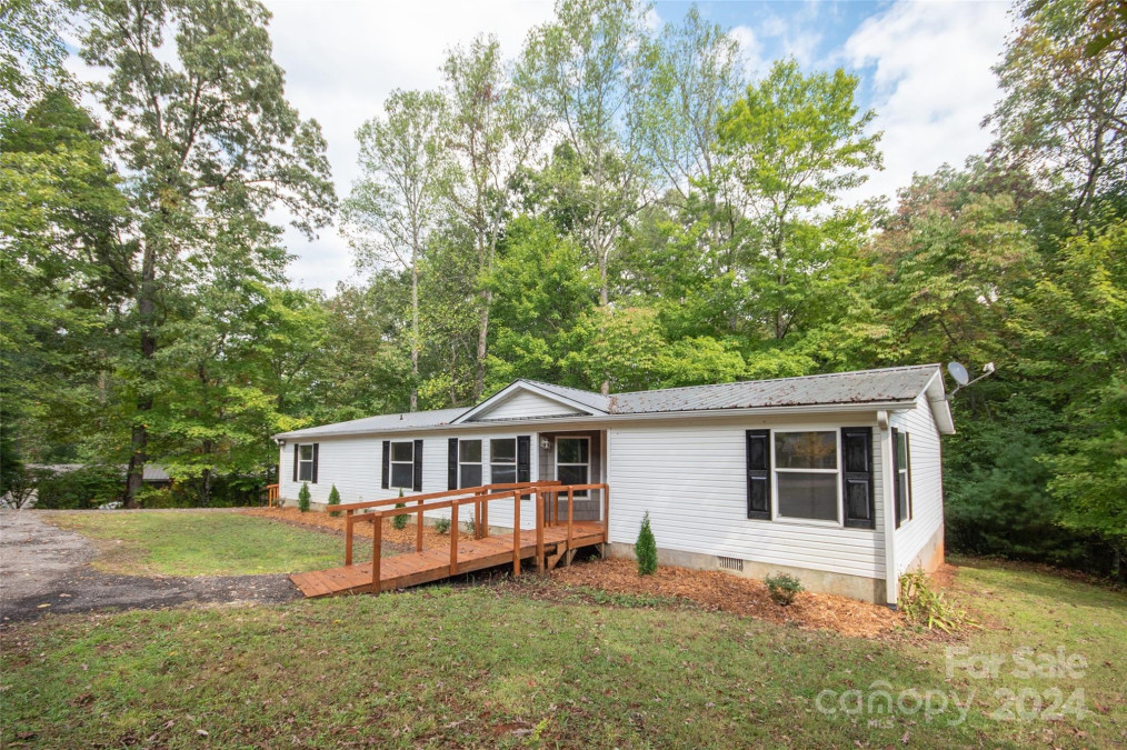 135 Westwood Dr Franklin, NC 28734