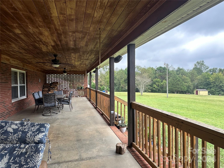 129 Plank Barn Ln Stony Point, NC 28678