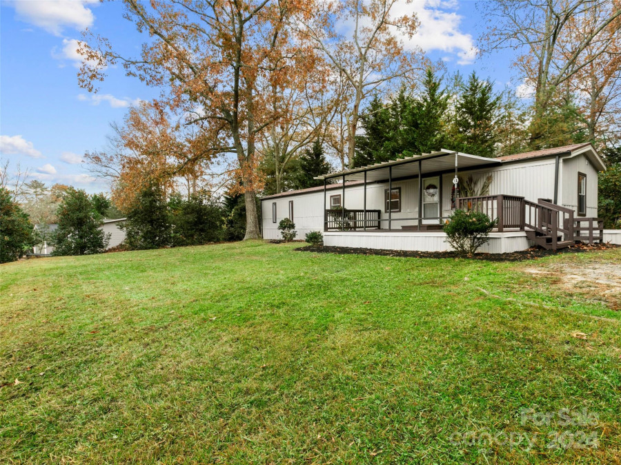 68 Drexel Rd Hendersonville, NC 28739