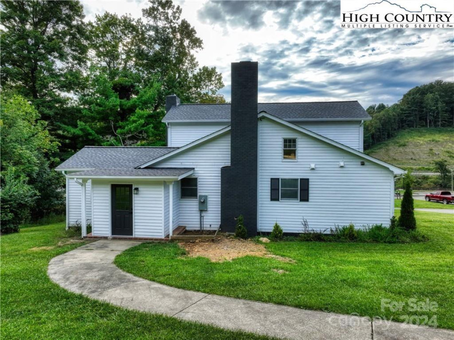 717 Mount Jefferson Rd West Jefferson, NC 28694