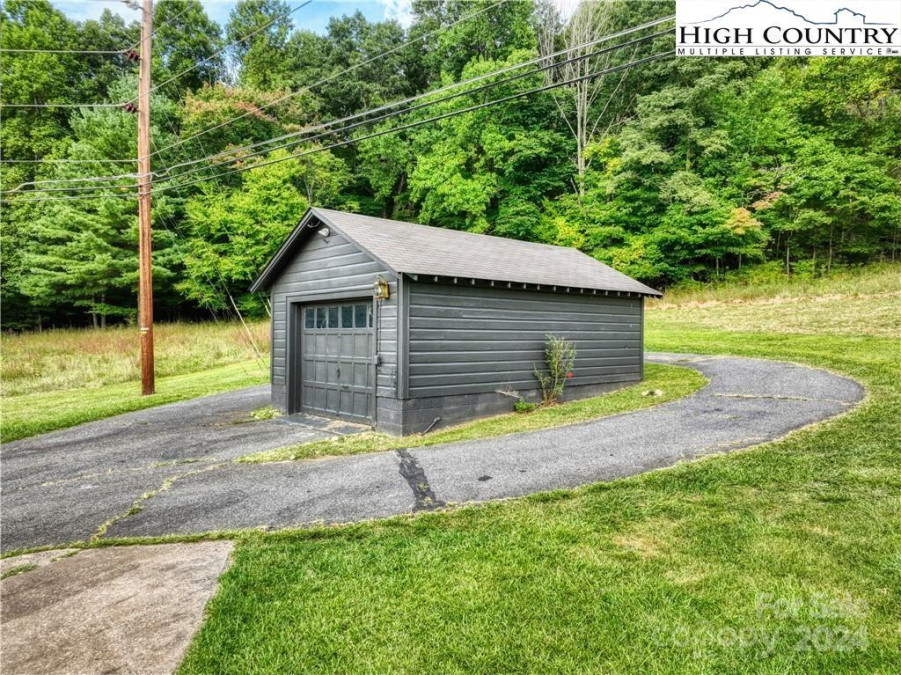 717 Mount Jefferson Rd West Jefferson, NC 28694