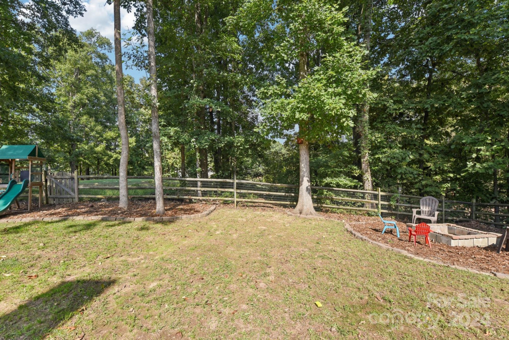 4107 Beauvista Dr Charlotte, NC 28269