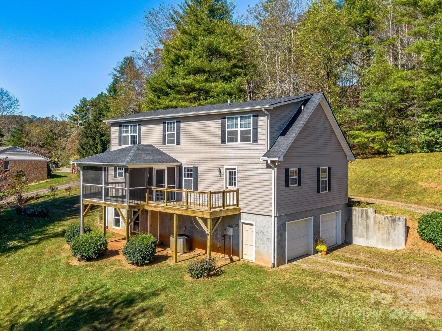 74 River Rd Penrose, NC 28766