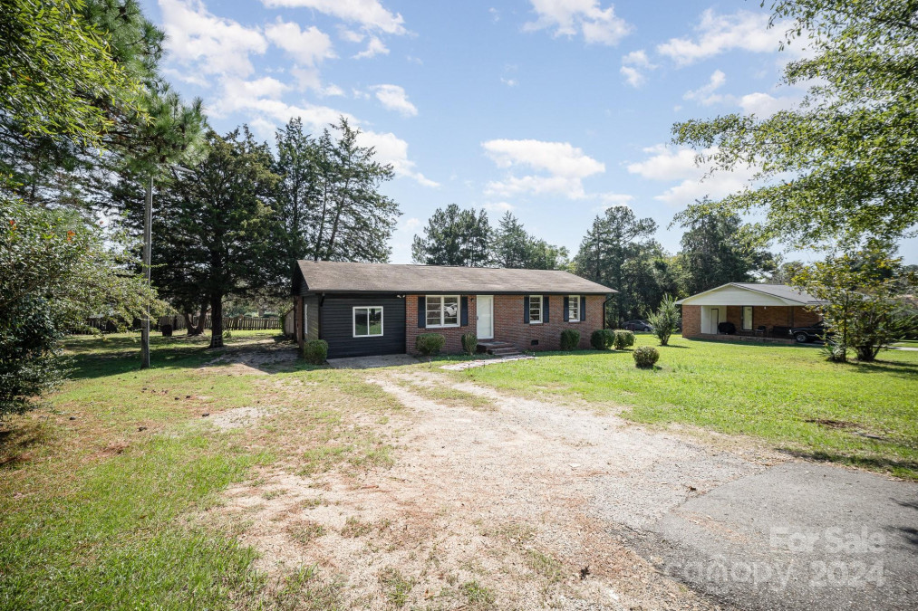 614 Maple St Chester, SC 29706