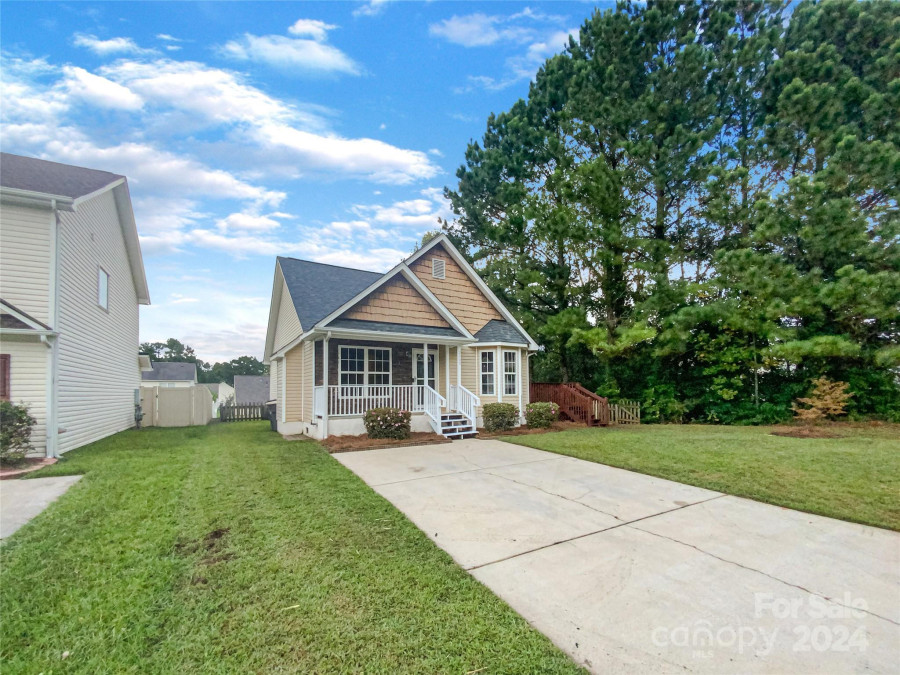 2009 Mission Oaks St Kannapolis, NC 28083