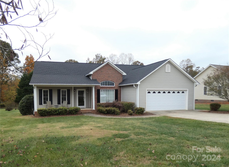 3803 River Rd Hickory, NC 28602