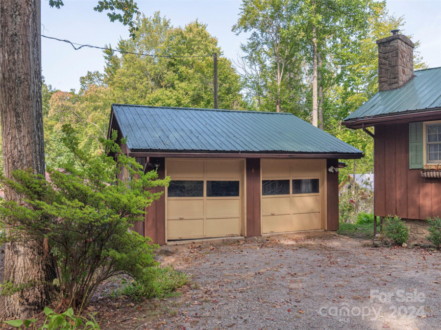 183 Reuben Branch Rd Maggie Valley, NC 28751