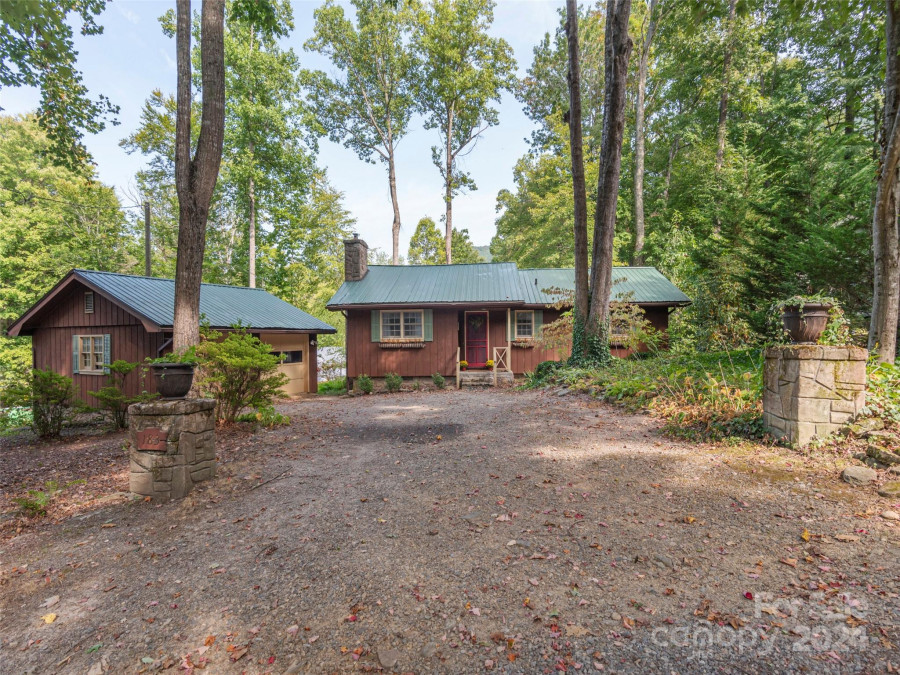 183 Reuben Branch Rd Maggie Valley, NC 28751