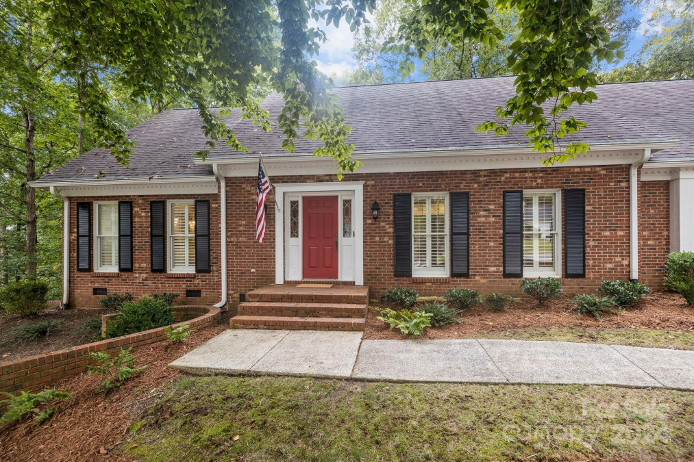 1134 Shadowbrook Ln Charlotte, NC 28211