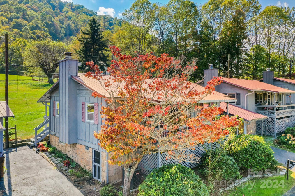 228 Raven Rg Maggie Valley, NC 28751