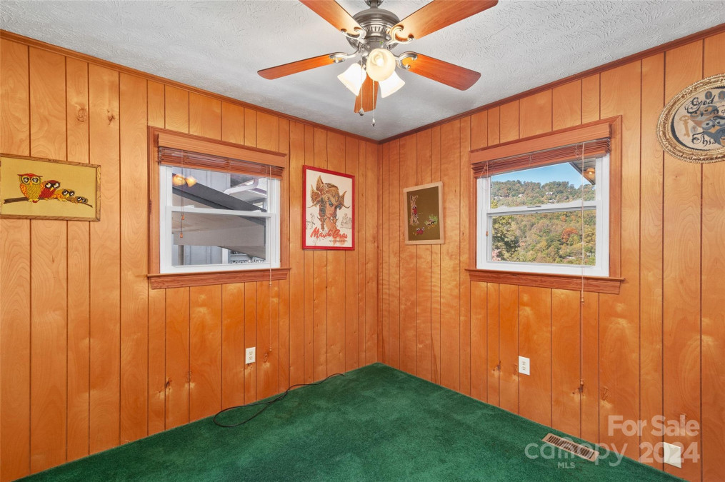 228 Raven Rg Maggie Valley, NC 28751