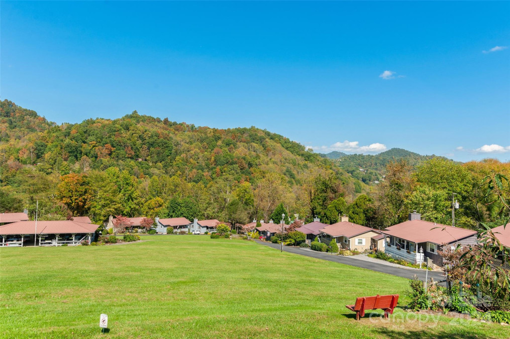 228 Raven Rg Maggie Valley, NC 28751