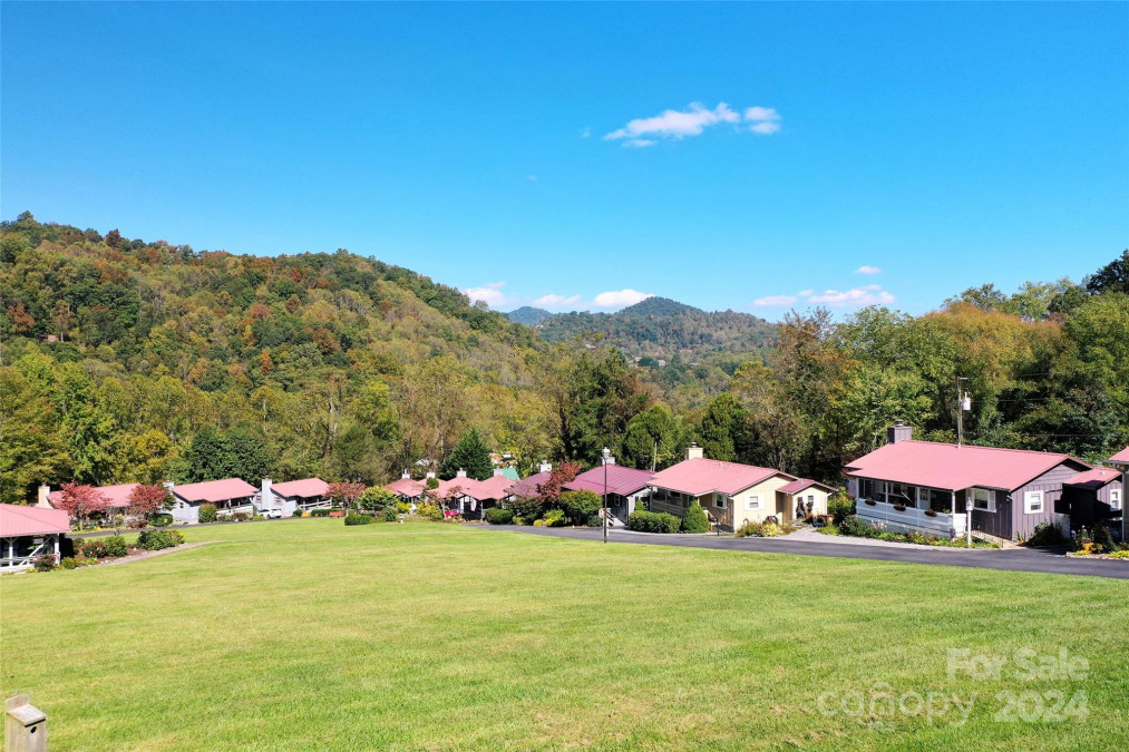 228 Raven Rg Maggie Valley, NC 28751