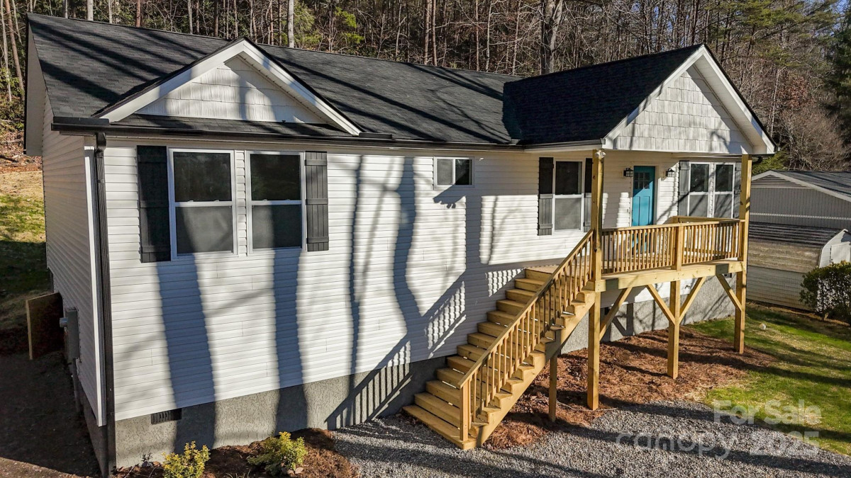 98 Dryid Hill Rd Swannanoa, NC 28778