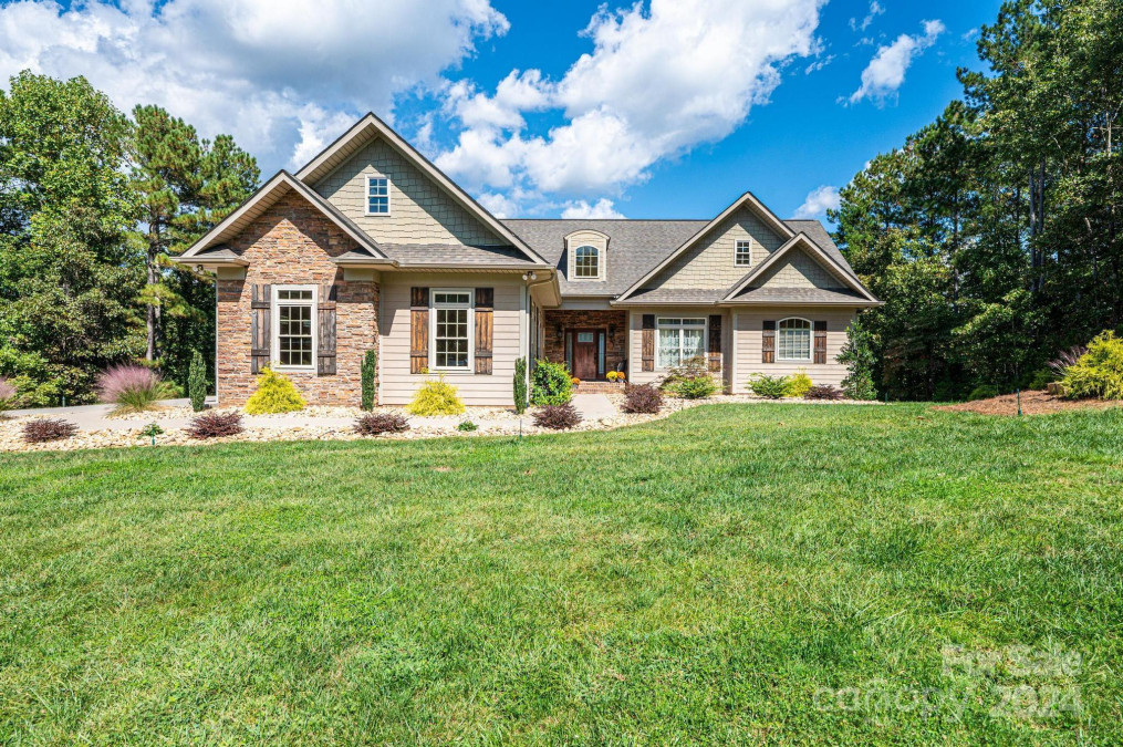 1344 Sunset Point Dr Connelly Springs, NC 28612