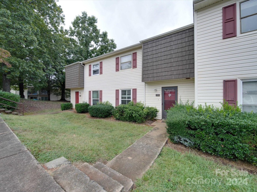 7950 Shady Oak Trl Charlotte, NC 28210