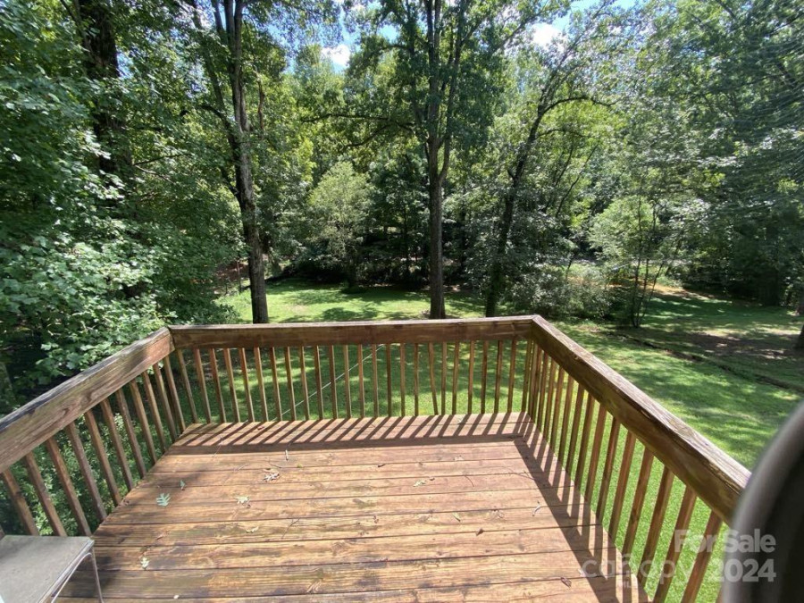 1316 Overlook Dr Lenoir, NC 28645