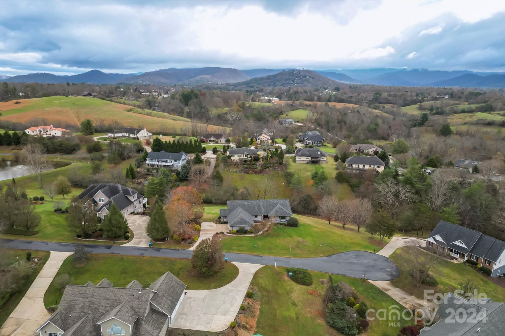 24 Loridon Dr Weaverville, NC 28787