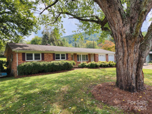 569 Case Cove Rd Candler, NC 28715