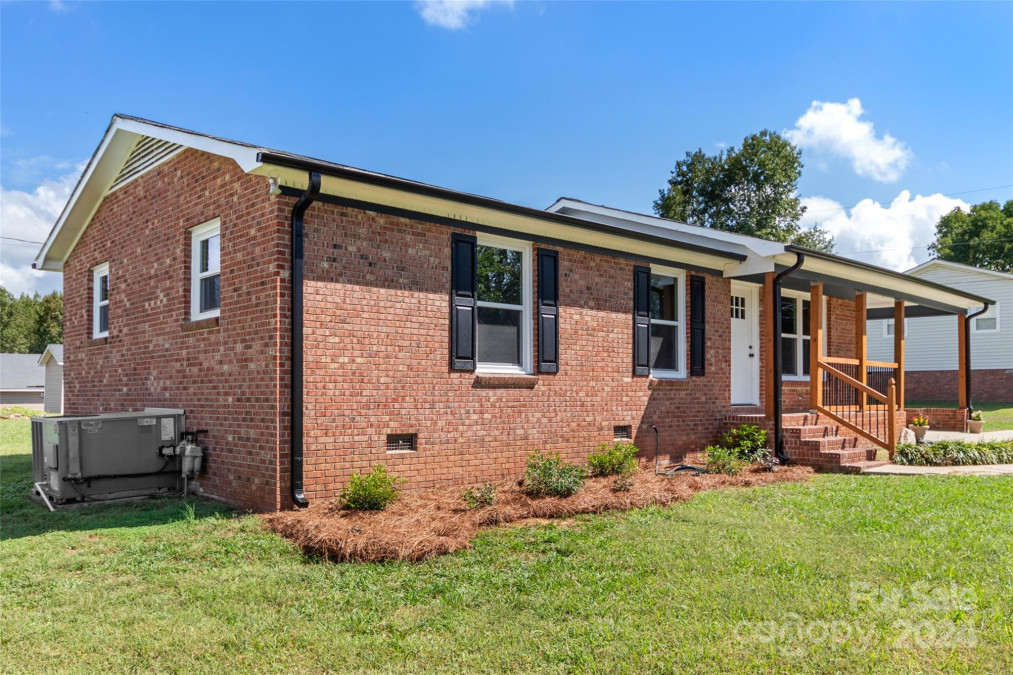 2525 Oxford Cir Lancaster, SC 29720