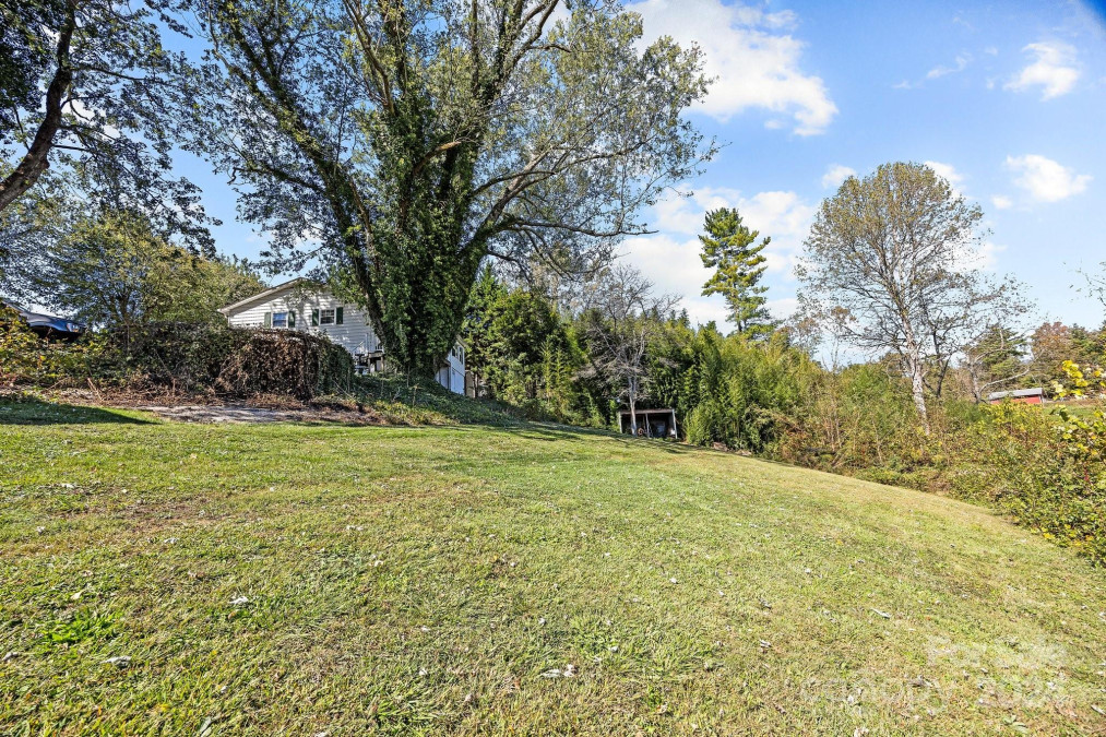 105 Hilltop Farm Rd Canton, NC 28716