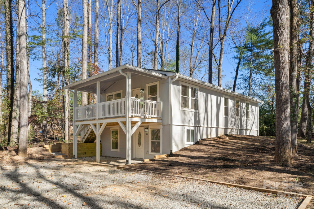 34 Rollins St Hendersonville, NC 28792