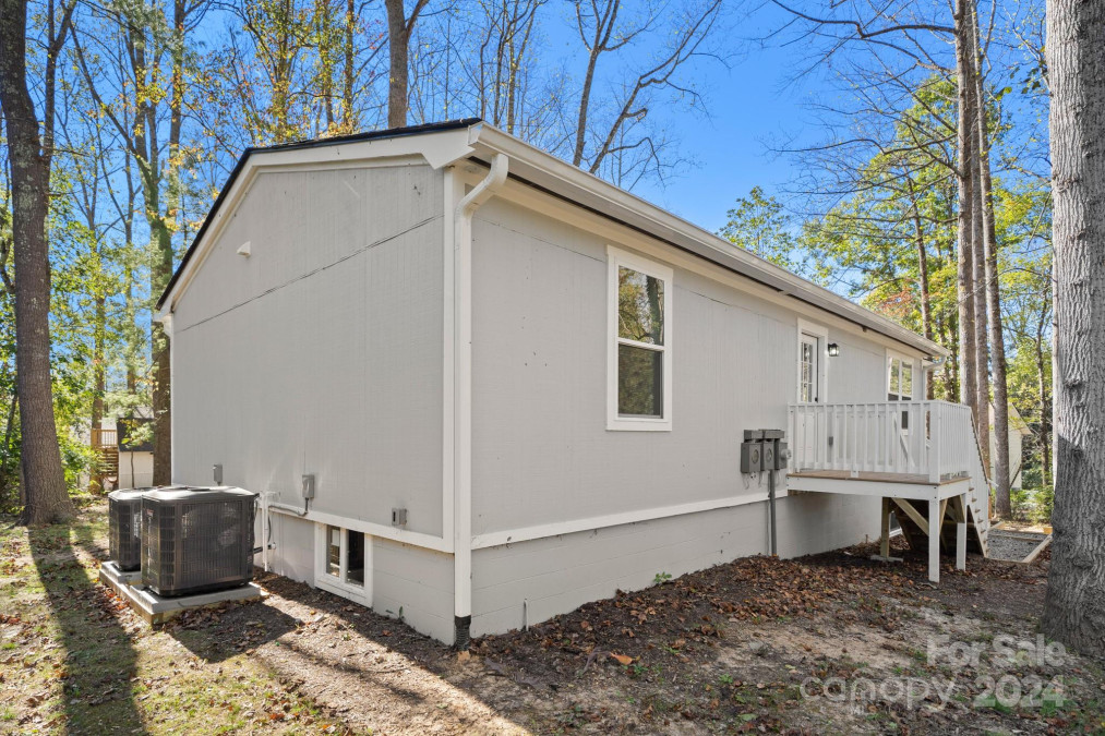 34 Rollins St Hendersonville, NC 28792