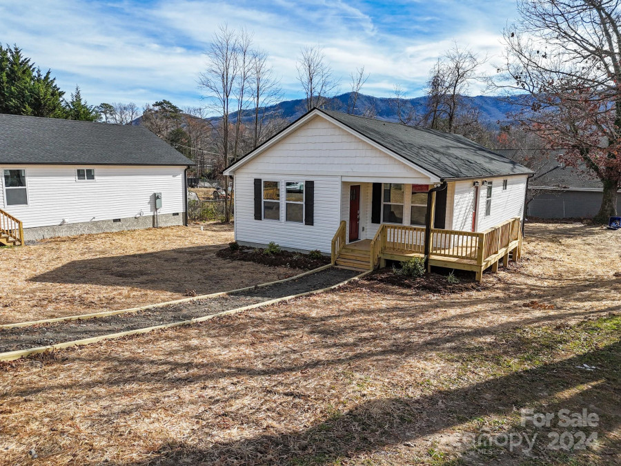 21 Avena St Black Mountain, NC 28711