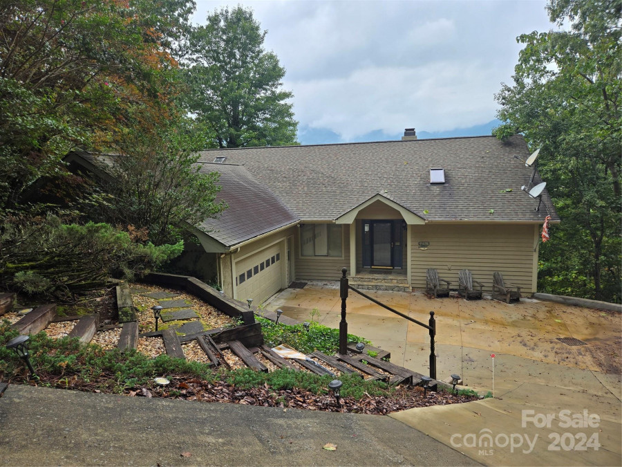 202 Hillview Dr Lake Lure, NC 28746