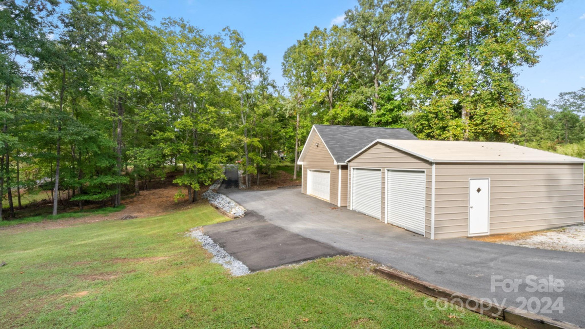 1133 Mountain Brook Dr Clover, SC 29710