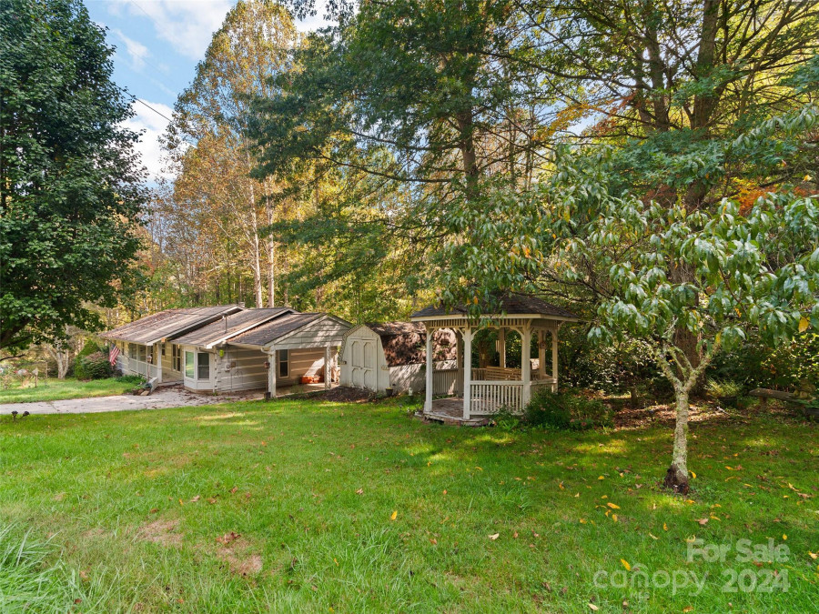 229 Medford Hannah Rd Waynesville, NC 28785