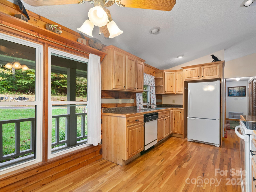 229 Medford Hannah Rd Waynesville, NC 28785