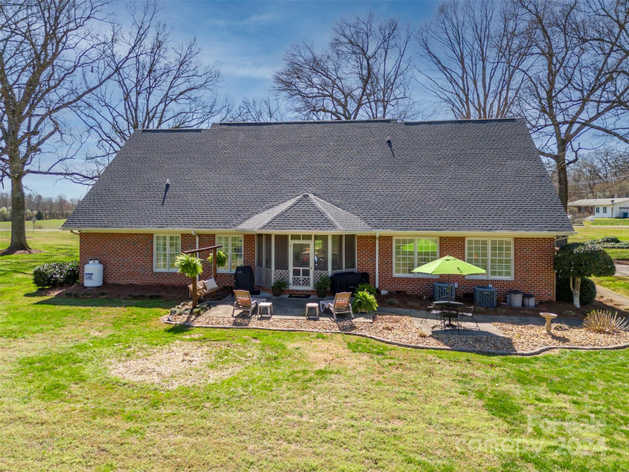 29 Daves Rd Mooresboro, NC 28114