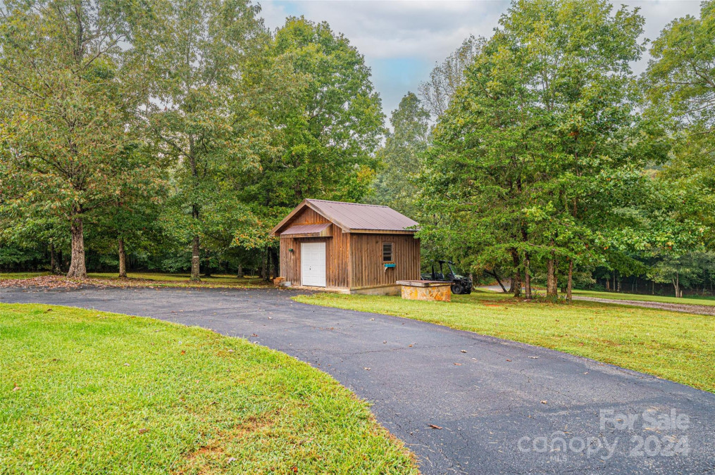 89 Birchfield Mill Loop Nebo, NC 28761