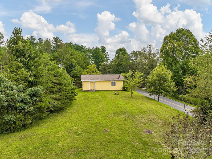 184 Upper White Oak Rd Mars Hill, NC 28754