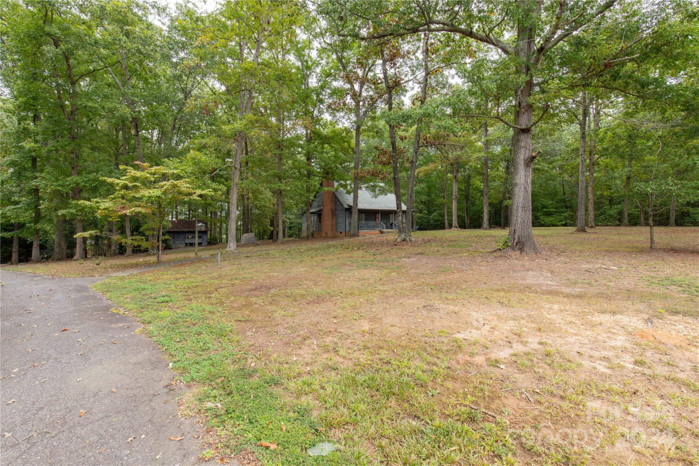 3282 Henry Knob Rd Clover, SC 29710