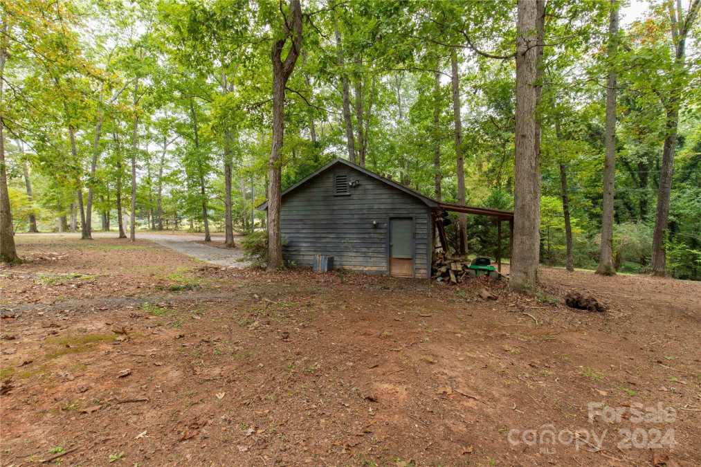 3282 Henry Knob Rd Clover, SC 29710