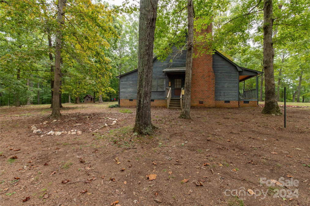 3282 Henry Knob Rd Clover, SC 29710